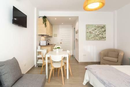 Estudio Apartamento Nuevo Benalbeach 贝纳尔马德纳 外观 照片
